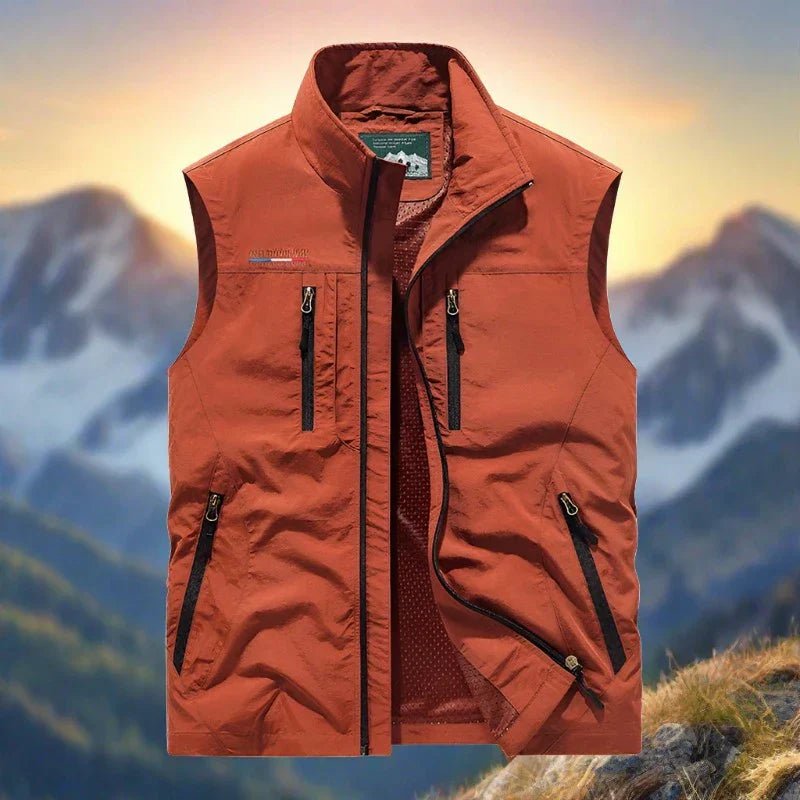 ADVENTUREPRO – Men’s Outdoor Vest with Multifunctional Design
