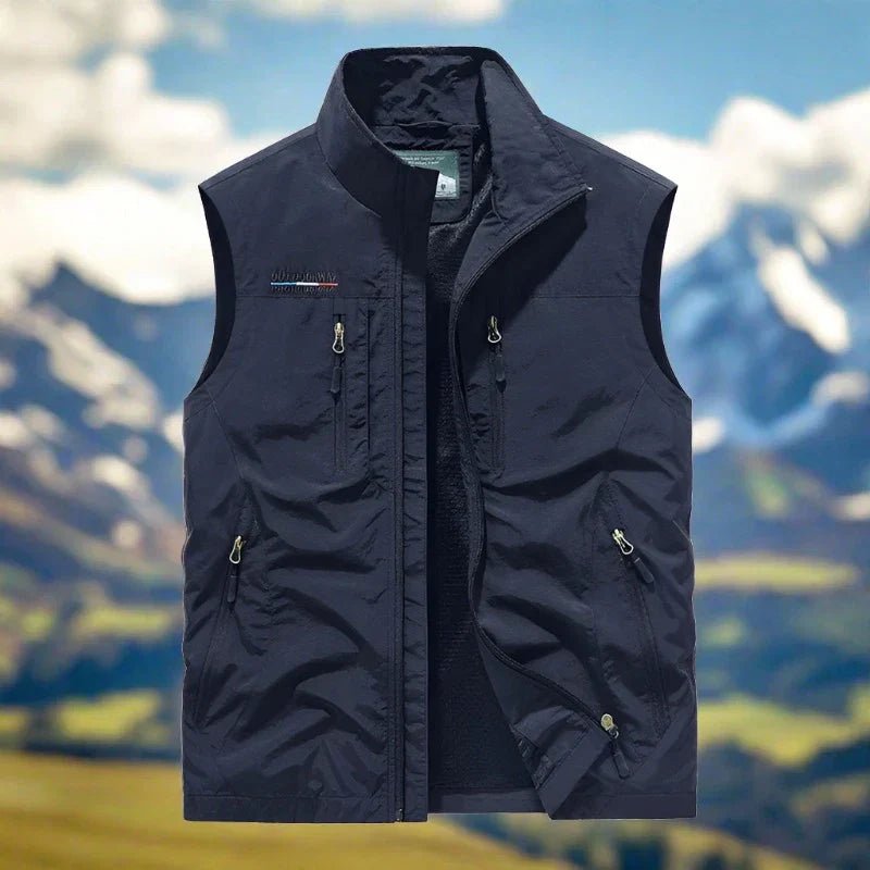 ADVENTUREPRO – Men’s Outdoor Vest with Multifunctional Design