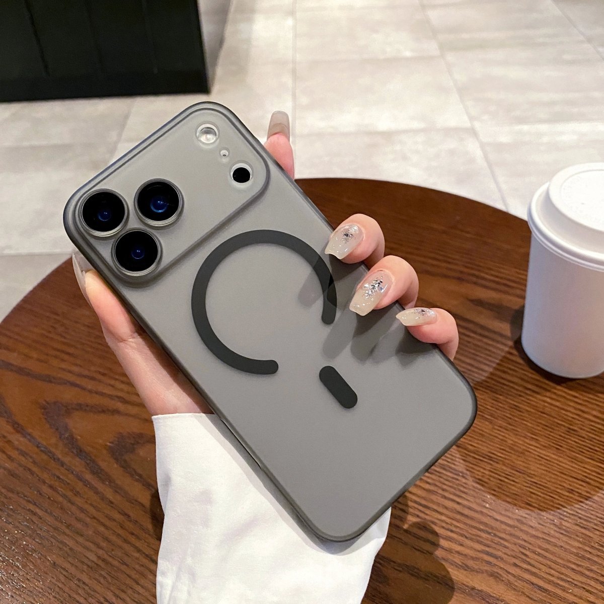 LucidLink – Ultra-thin, matte, clear MagSafe case for iPhone 11