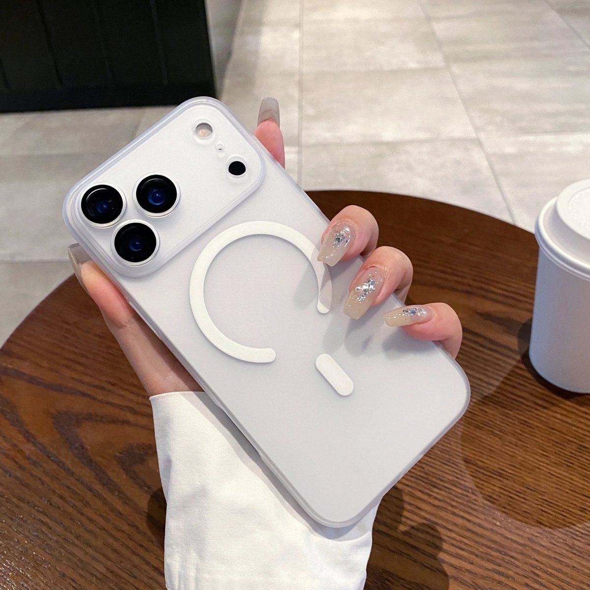 LucidLink – Ultra-thin, matte, clear MagSafe case for iPhone 12