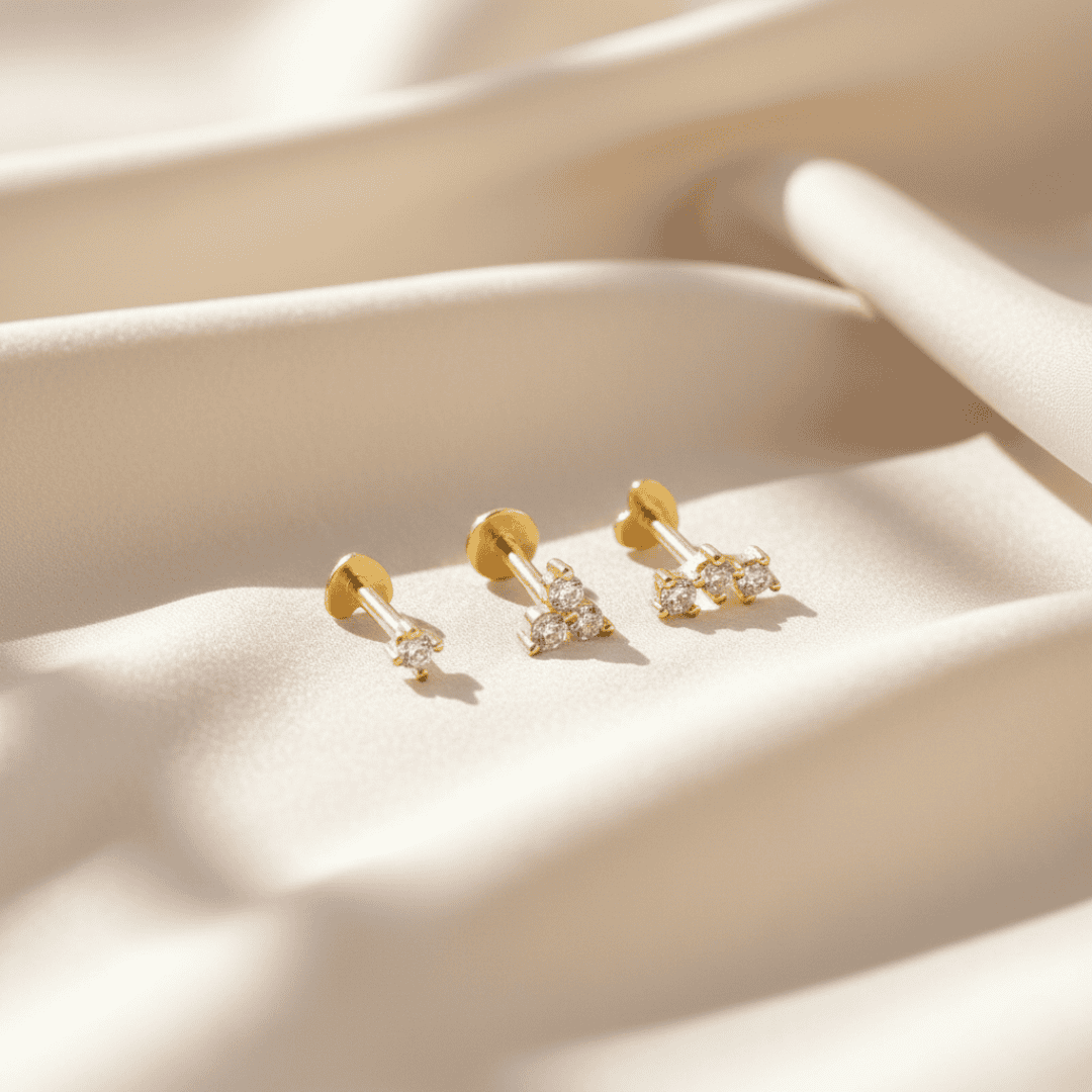 Celestial Charm - Celestial platte achterkant studs set met diamanten details voor kraakbeen- en oorlel piercings