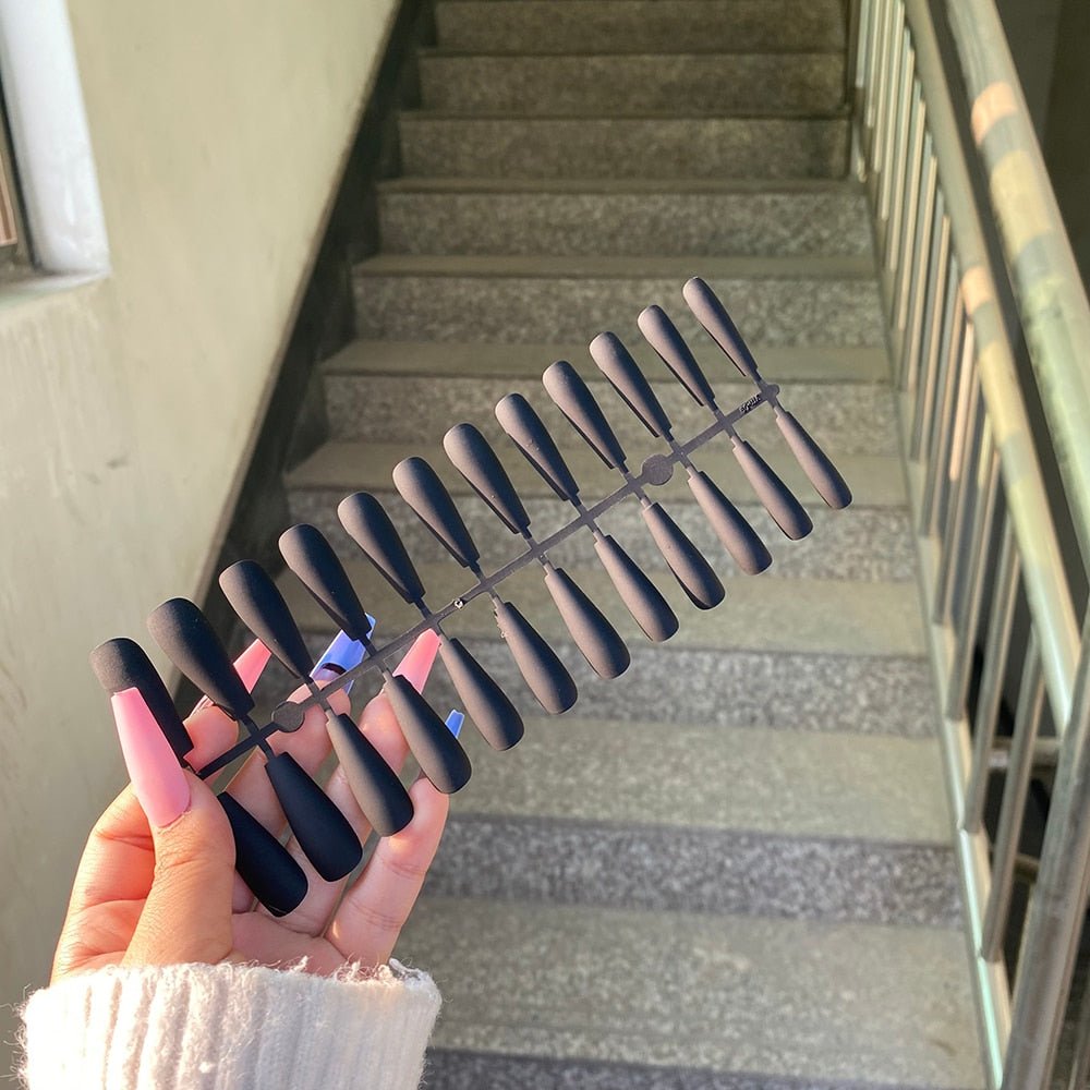 Variant image for Black