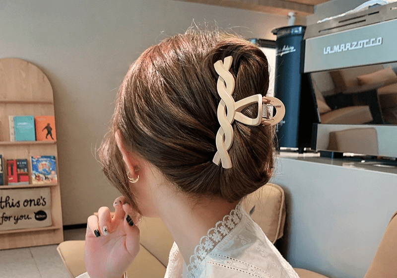 Elegant nude hair accessories set - 3 fashionable hair clips for all hair types-5
