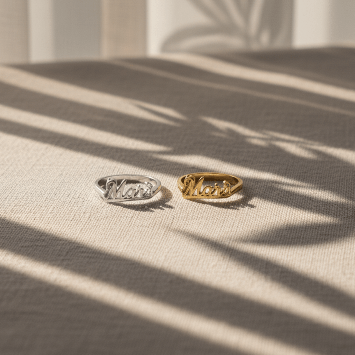 Elegante ring met aangepaste naam - verguld of gerhodineerd sterling zilver
