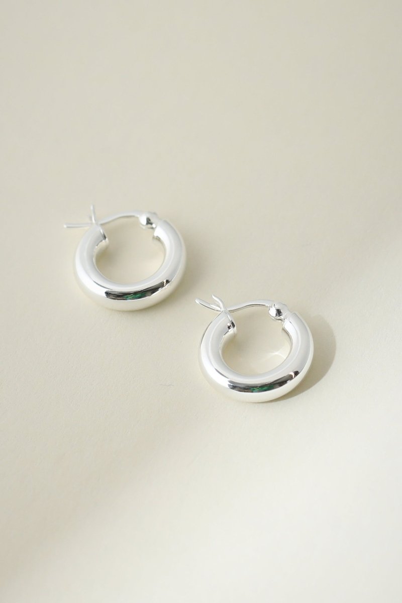 Elegant 18kt Gold Filled Small Hoop Earrings for Women - Lightweight & Durable 4