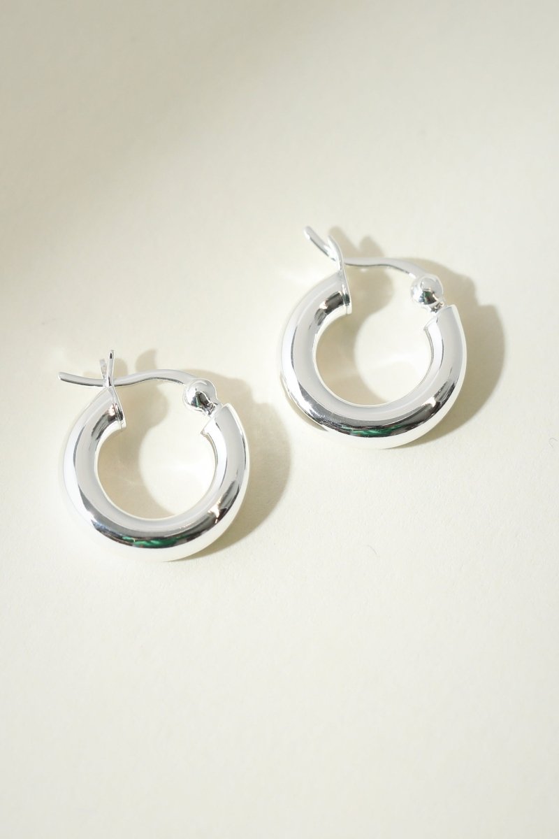 Elegant 18kt Gold Filled Small Hoop Earrings for Women - Lightweight & Durable 2