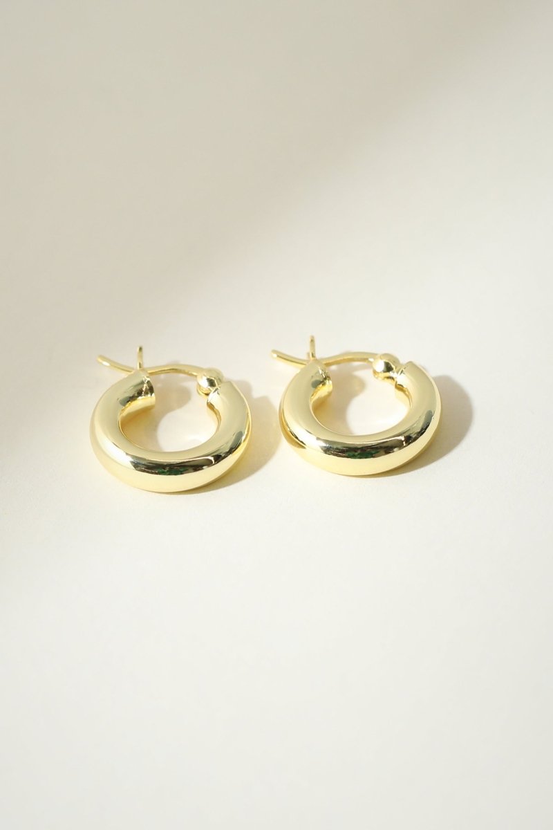 Elegant 18kt Gold Filled Small Hoop Earrings for Women - Lightweight & Durable 0