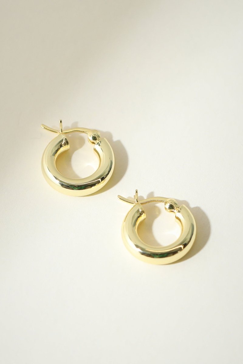 Elegant 18kt Gold Filled Small Hoop Earrings for Women - Lightweight & Durable 3