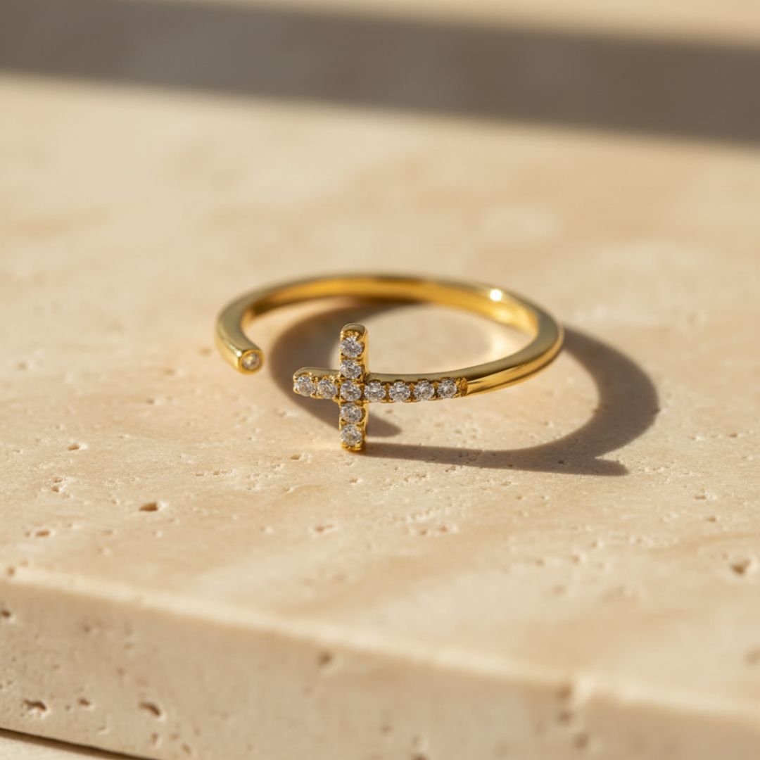 Elegante open manchet ring - zijwaarts kruis ontwerp in goud plating, hypoallergeen
