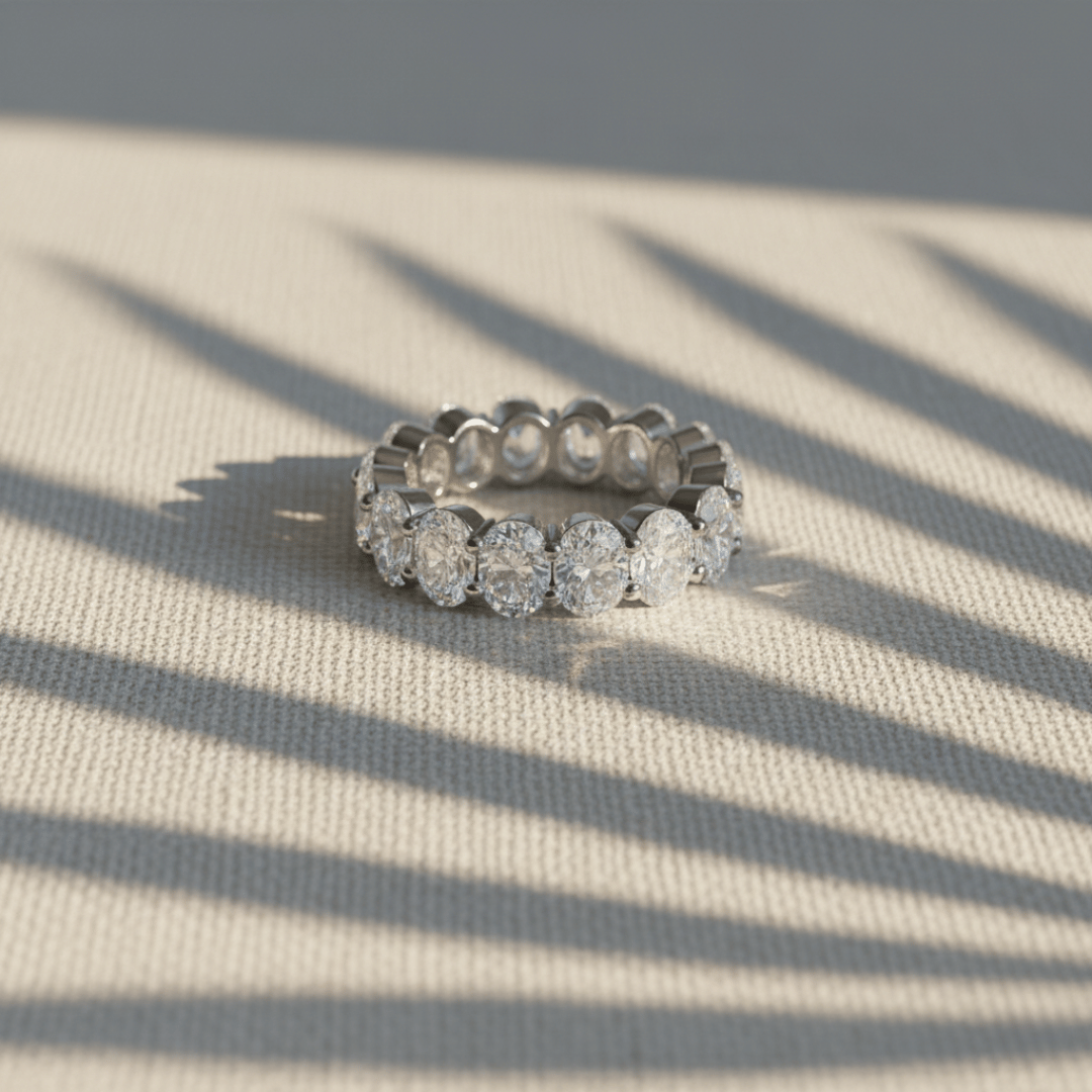 Elegante ovale eternity ring - goud- of rhodiumgeplateerd met cubic zirconia