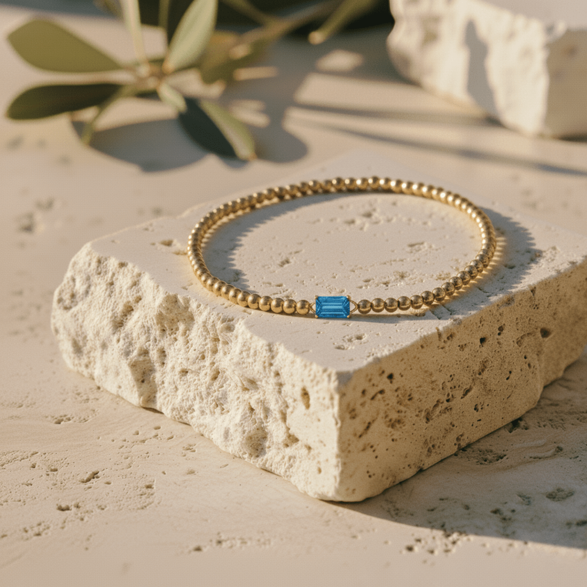 Bracelet en pierre de naissance en or avec un design élégant à perles pour un style personnalisé