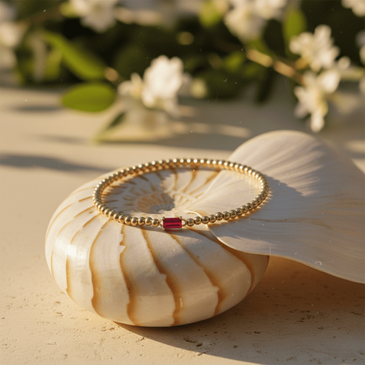 Bracelet en pierre de naissance en or avec un design élégant à perles pour un style personnalisé