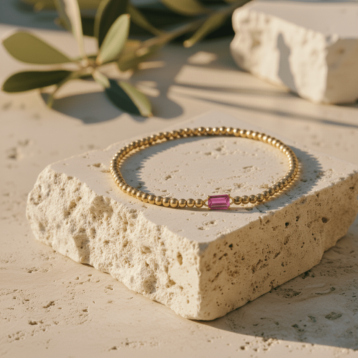 Bracelet en pierre de naissance en or avec un design élégant à perles pour un style personnalisé