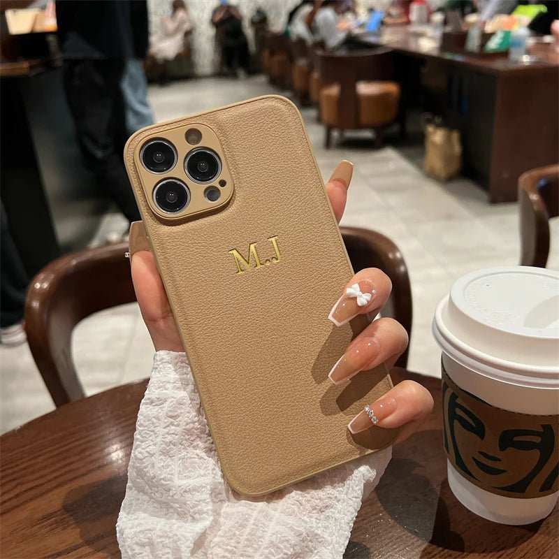LEATHIQUE – Funda personalizada de cuero para iPhone con iniciales