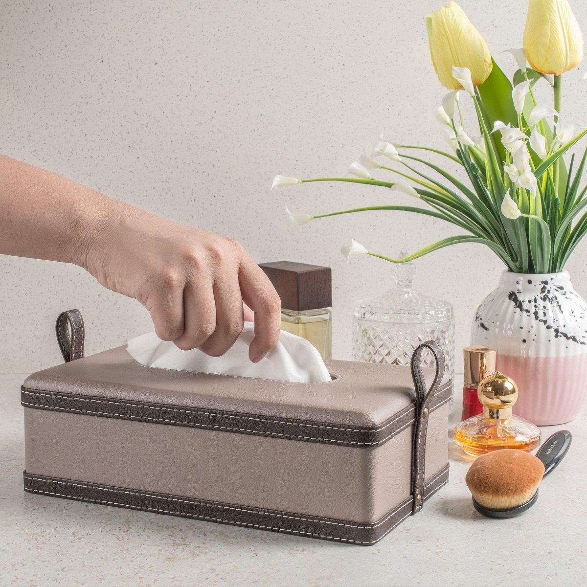 Modèra Premium Leatherite Taschentuchbox | Stilvoller und langlebiger Taschentuchorganizer für moderne Räume