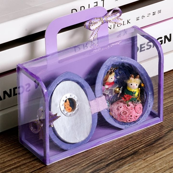 NATUREHAVEN – Handgemaakte poppenhuis van walnotenschil voor unieke miniatuurdecoratie