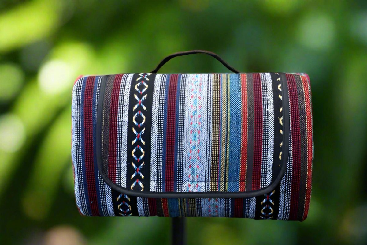NOMADIC MAT – Outdoor Waterproof Picnic Blanket for Camping & Beach Days