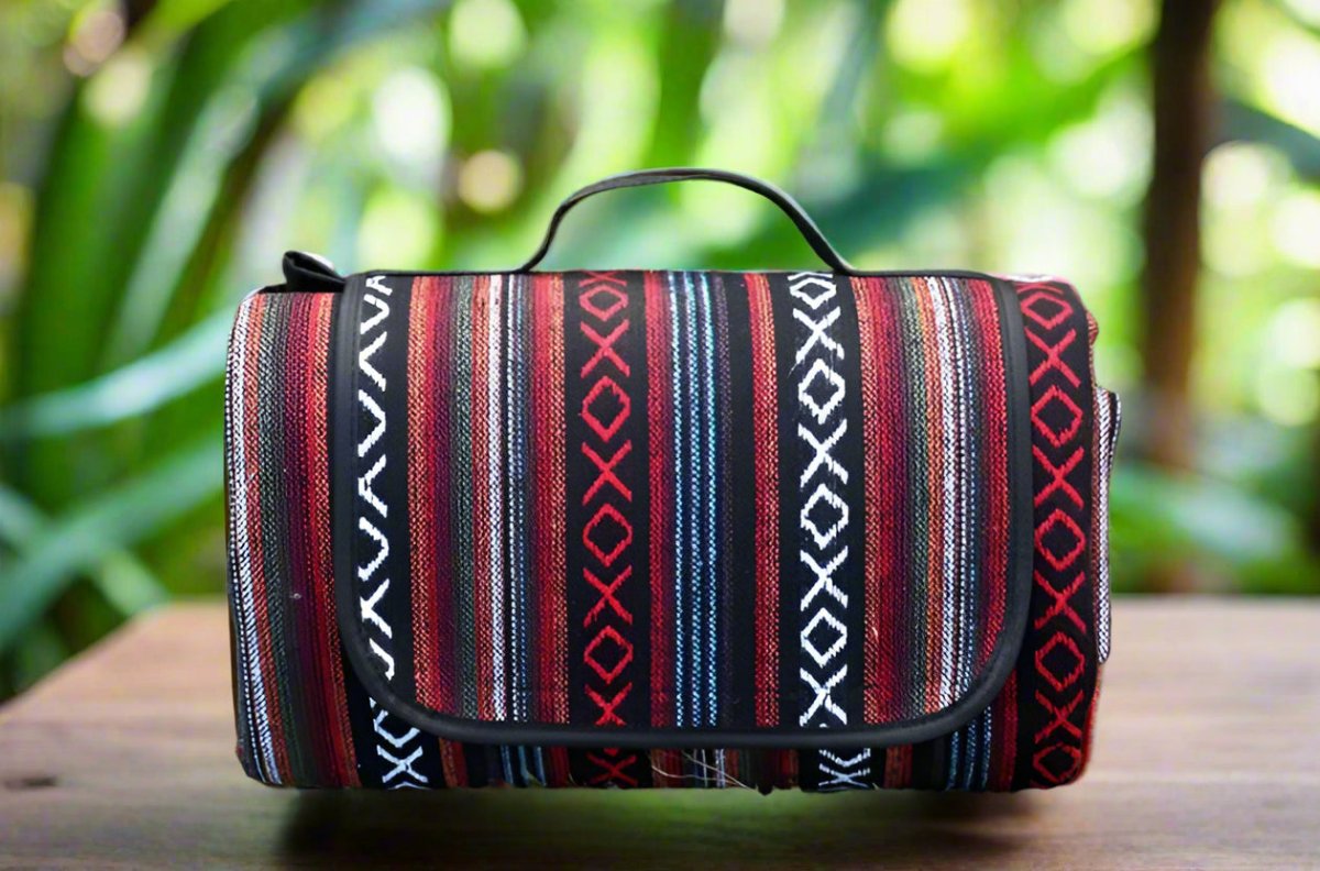 NOMADIC MAT – Outdoor Waterproof Picnic Blanket for Camping & Beach Days