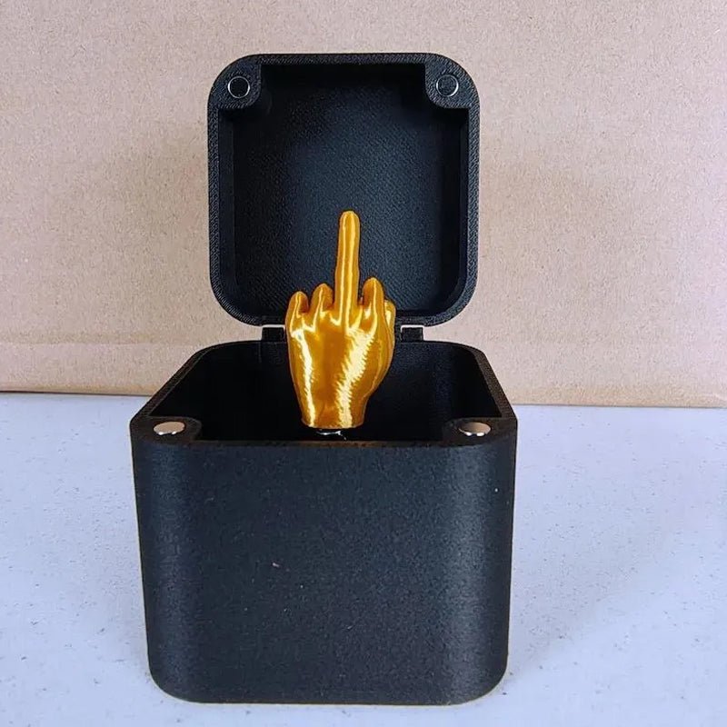 PRANKBOX – Mittelfinger in einer Box: Das ultimative Scherzgeschenk
