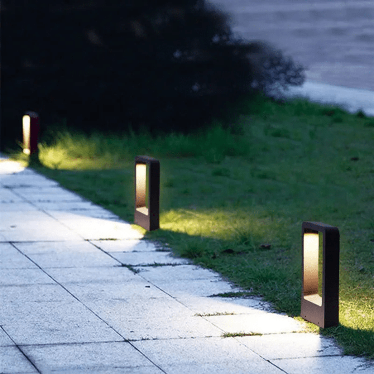 Modern Outdoor Floor Lamp - Weatherproof Cast Aluminum Garden Light for Pathways 0