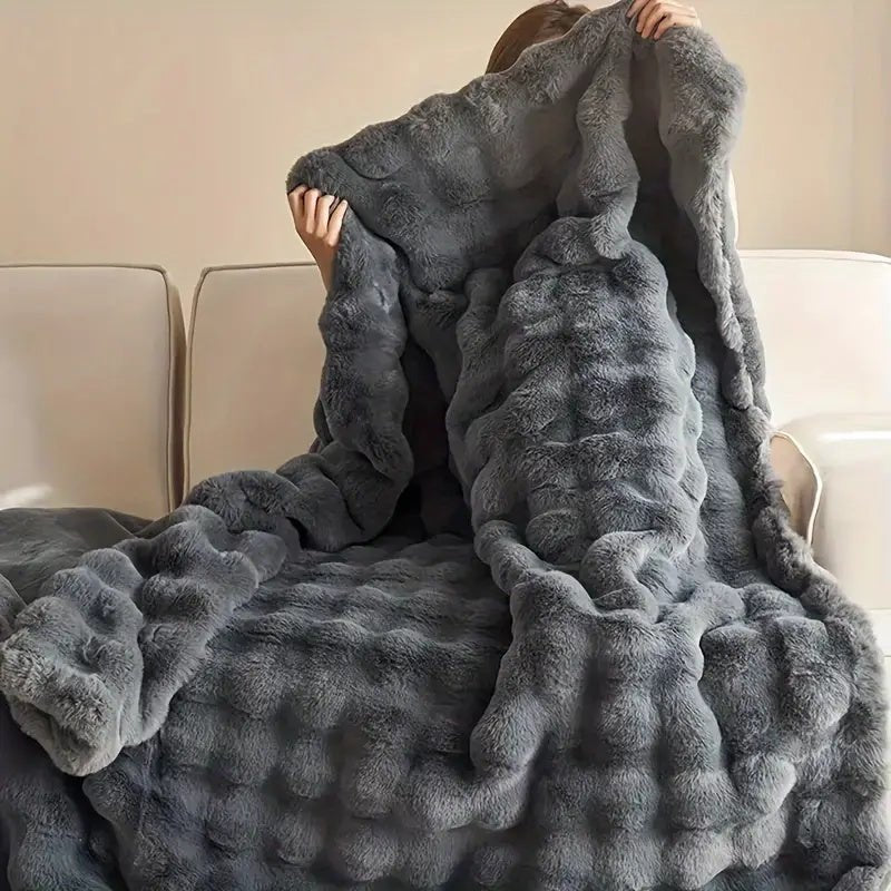 Cozy Haven - All-Season Soft Faux-Fur Blanket for Ultimate Comfort and Versatility 8