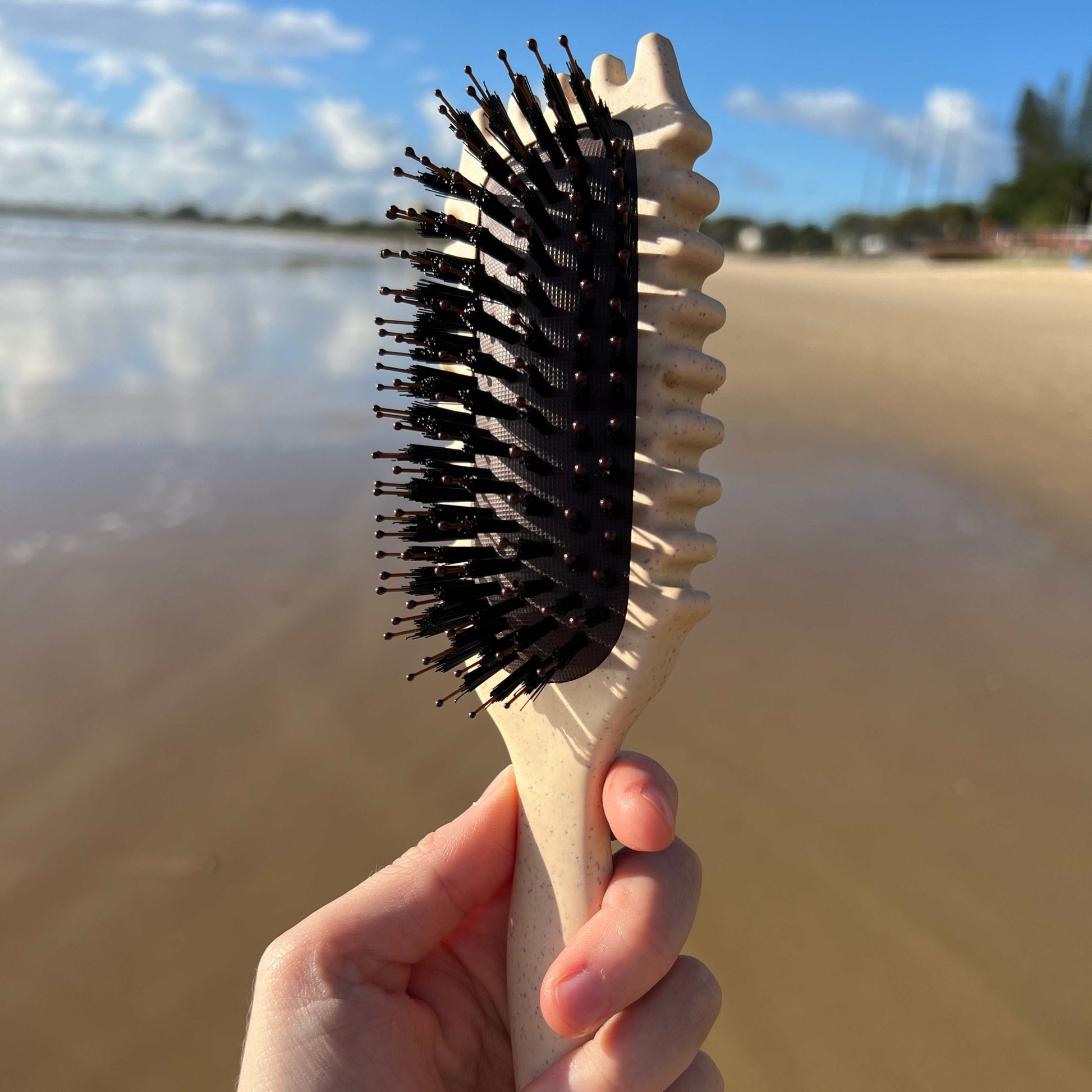  Curlmaster-3-in-1 hairbrush for frizz-free styling and bright curls-6