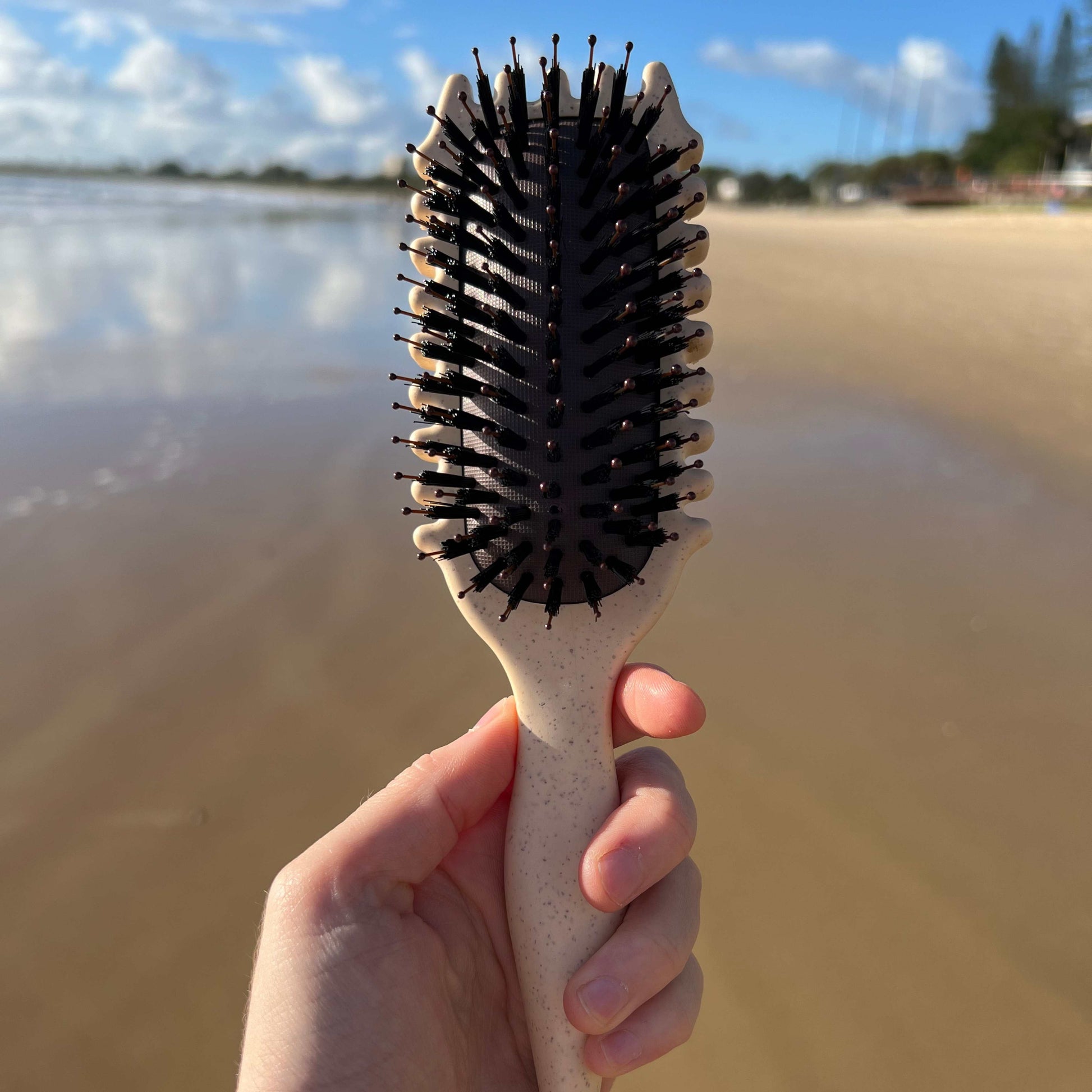  Curlmaster-3-in-1 hairbrush for frizz-free styling and bright curls-5