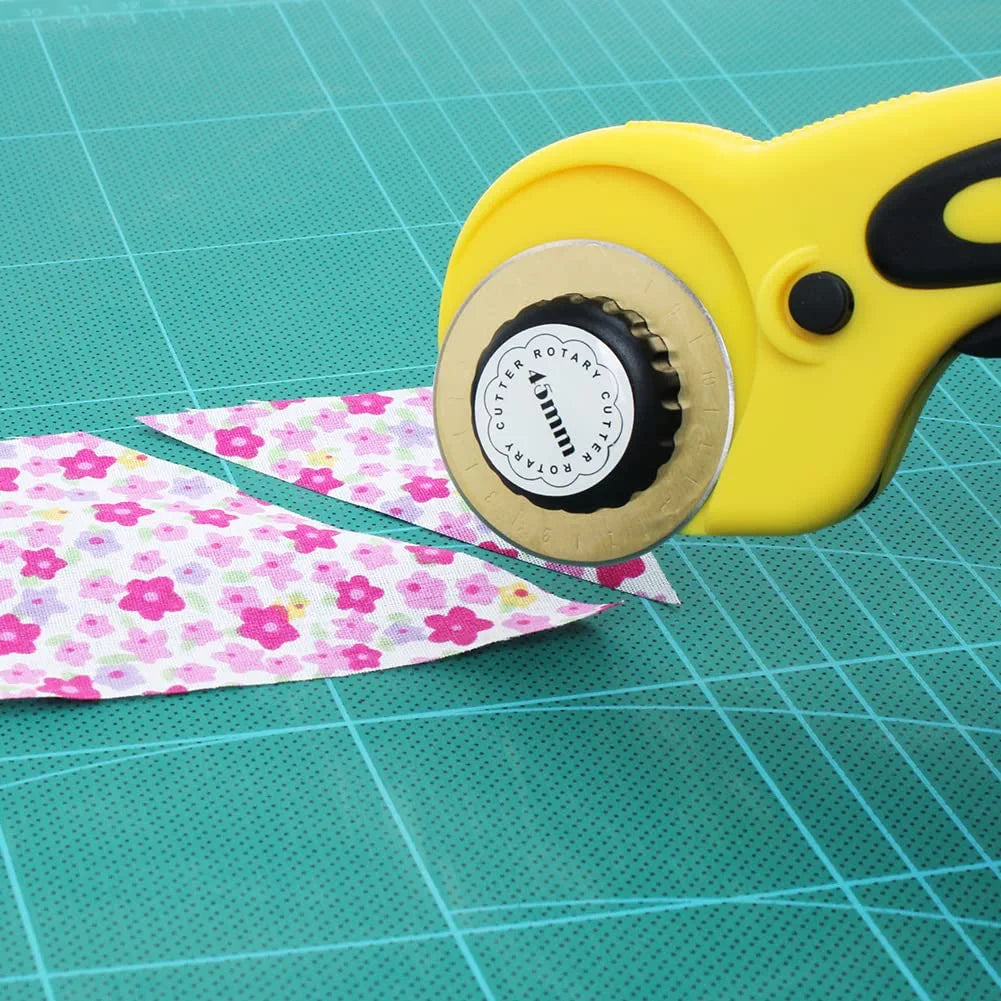 Ultra-Sharp Rotating Fabric Cutter with Ergonomic Design – Precision Cutting Tool for Sewing and DIY Projects-5