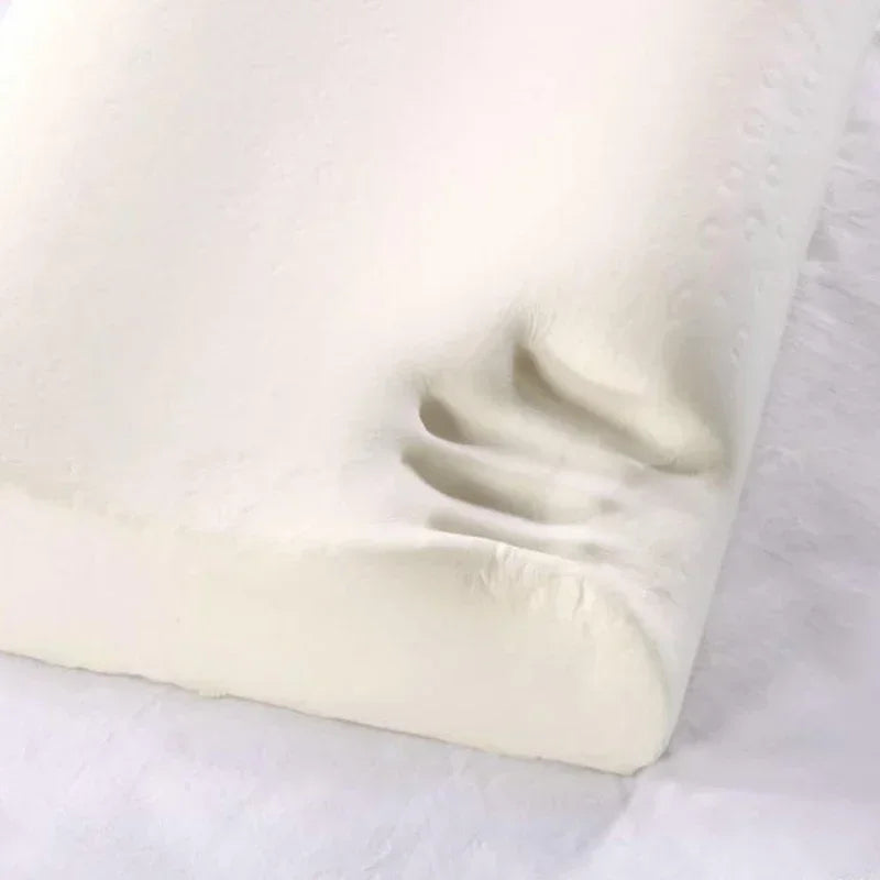 EcoSupport – Sustainable neck pillow made of bamboo for ergonomic support