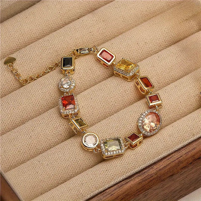 Set di gioielli geometrici con zirconi - Collana e orecchini moderni placcati oro