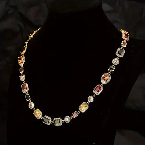 Set di gioielli geometrici con zirconi - Collana e orecchini moderni placcati oro