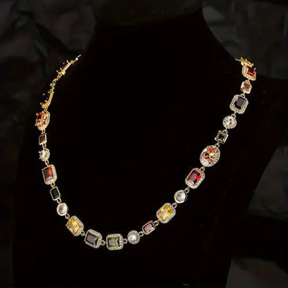 Set di gioielli geometrici con zirconi - Collana e orecchini moderni placcati oro