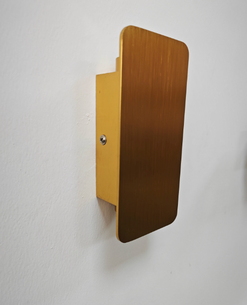 LUMINA SLIM – Minimalist LED Wall Light for Modern Interiors