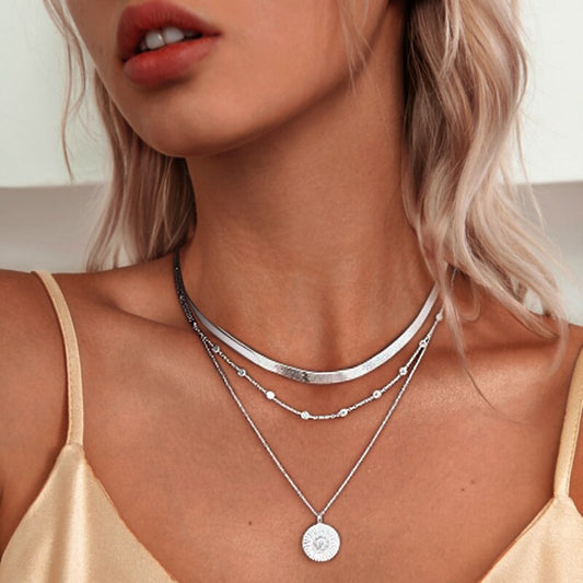 COLLANA LUNARIA - Elegante collana tripla in argento per uno stile e una sicurezza di sé