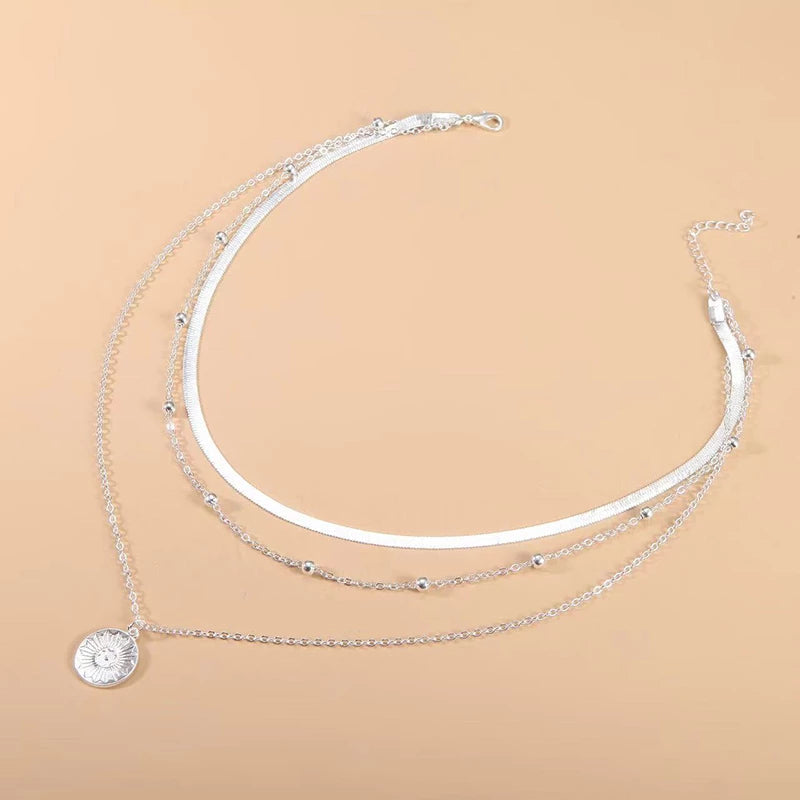 COLLANA LUNARIA - Elegante collana tripla in argento per uno stile e una sicurezza di sé