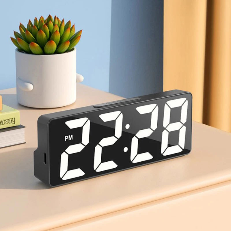 LumiTime – Sveglia Digitale LED con Display della Temperatura