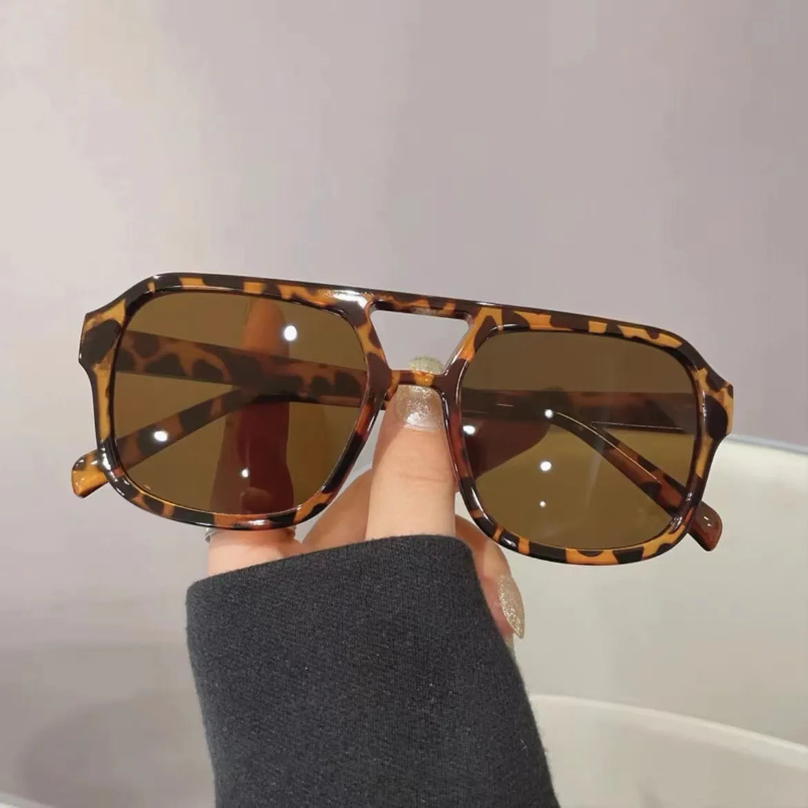 LUXEGLAM SHADES – Retro Cat Eye Sunglasses with UV400 Protection