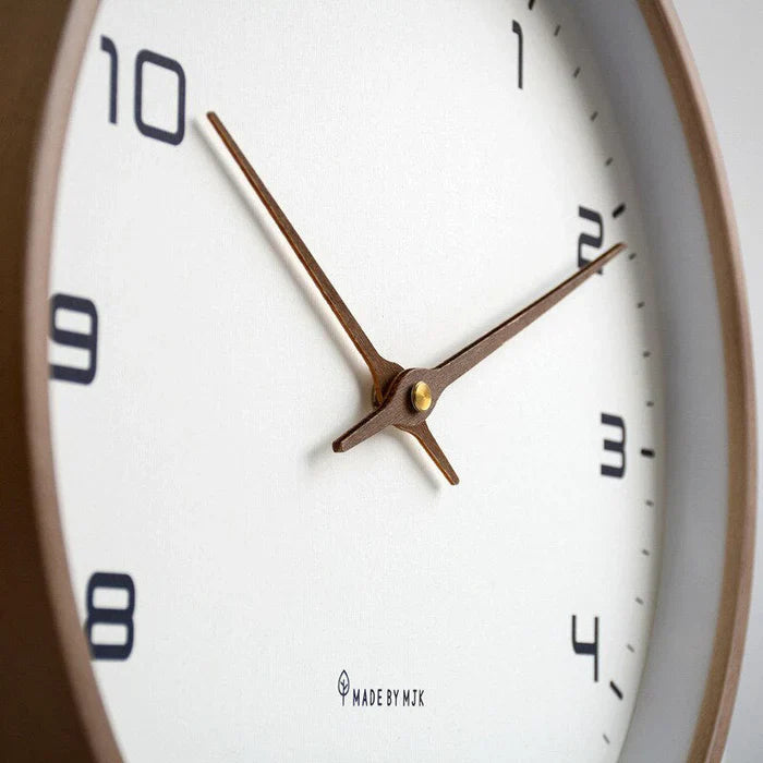 NordicTimber - Wanduhr aus Holz mit geräuschlosem Uhrwerk