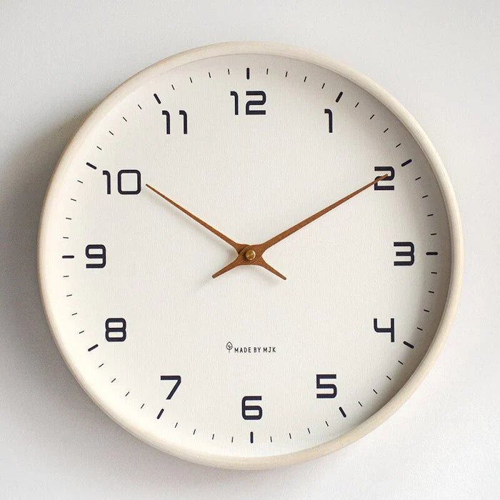 NordicTimber - Wanduhr aus Holz mit geräuschlosem Uhrwerk