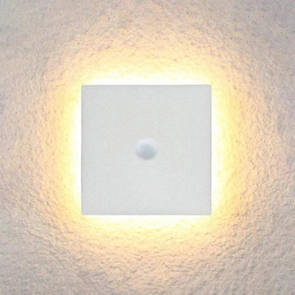 Orr Outdoor Wall Lamp-Minimalist LED wall lamp in round or angular, IP65 3