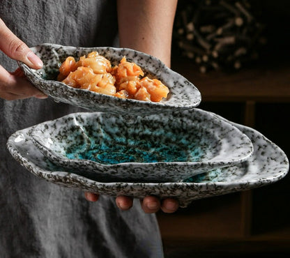 Shellora – Elegante vajilla de cerámica con forma de concha para una mesa con estilo