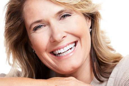SmileFlex - prótesis con lentes dentales blancas