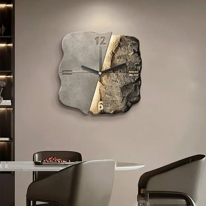 StoneAura - Moderne Wanduhr mit Sandstein-Effekt und geräuschlosem Quarz