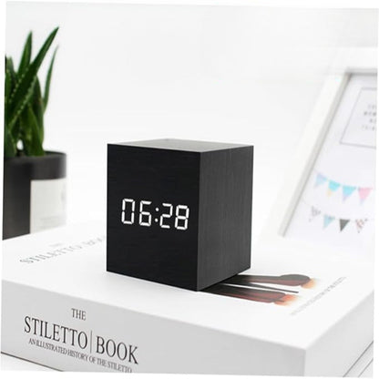 TIMECUBE - Kompakter Mini-LED-Digitalwecker für stilvolle Räume