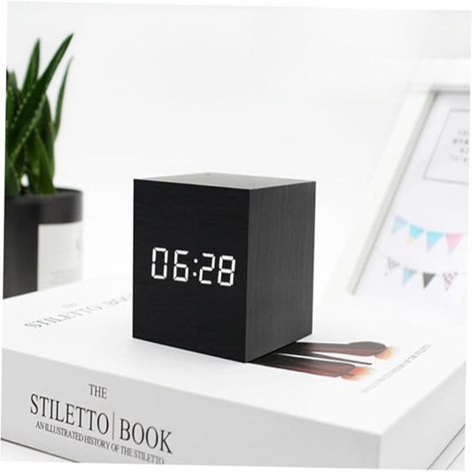 TIMECUBE - Kompakter Mini-LED-Digitalwecker für stilvolle Räume
