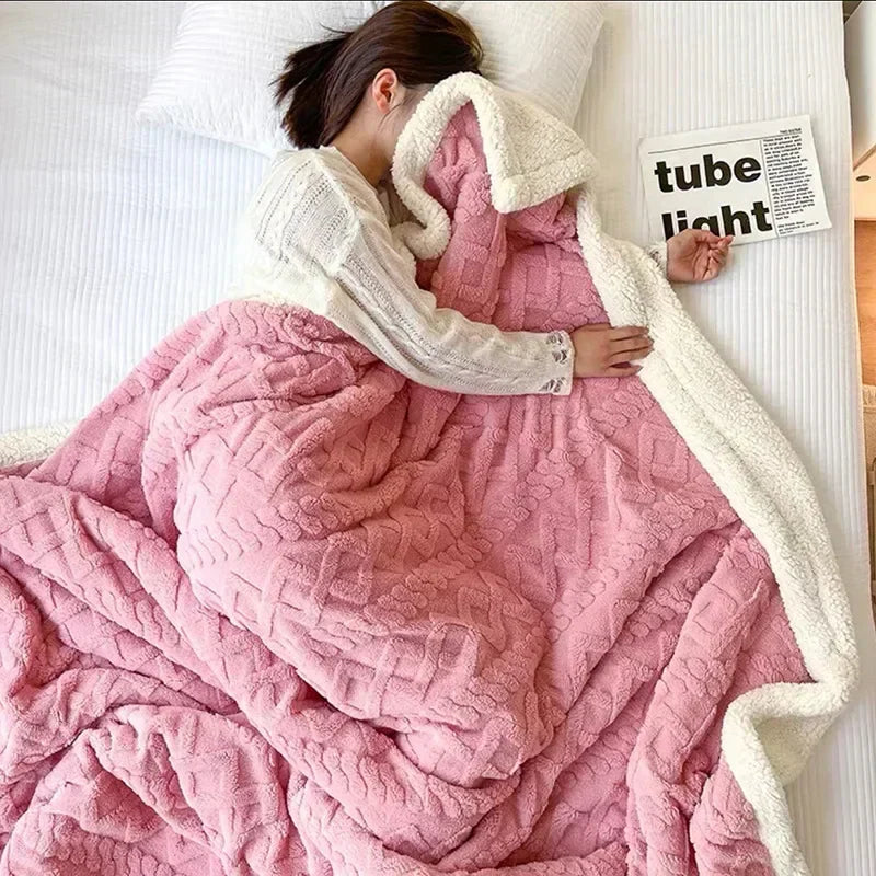 LambCloud Blanket – Ultra-Warm Lambswool Throw for Winter Comfort