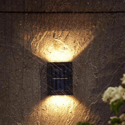Wireless solar light garden with automatic light sensors - weatherproof solar lamps for terrace and driveway, energy -efficient lighting 3