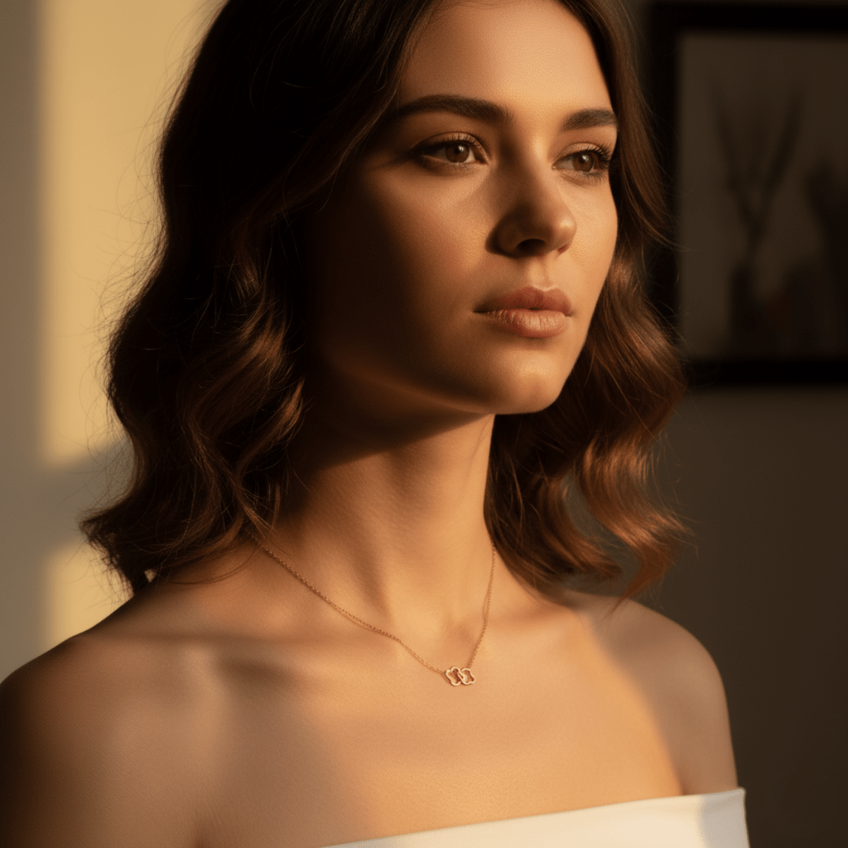 Adjustable Gold Necklace with Intertwined Clover Design - Hypoallergenic & Waterproof