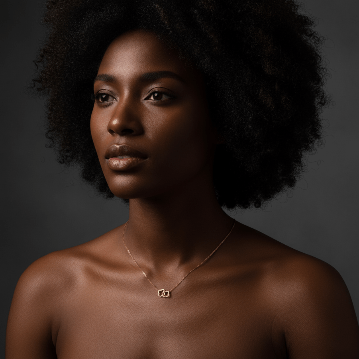 Adjustable Gold Necklace with Intertwined Clover Design - Hypoallergenic & Waterproof