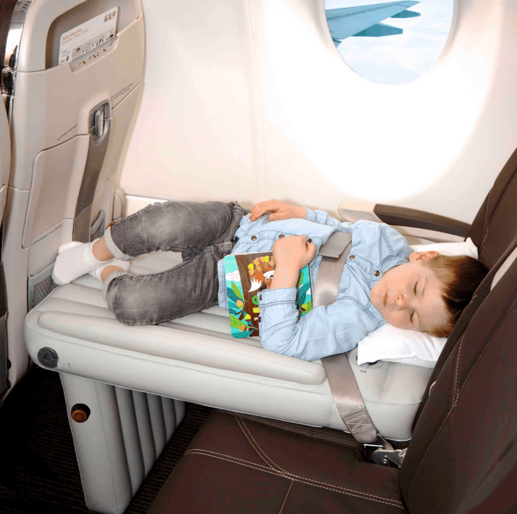 Lit de voyage CloudNap – Confort gonflable en avion pour enfants